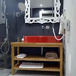 Ferush Boutique Hotel *