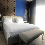 Ferush Boutique Hotel *
