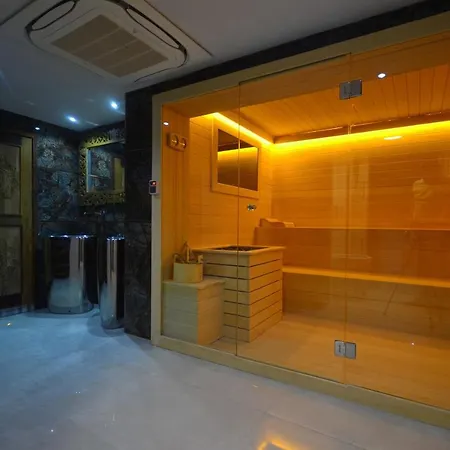 Ferush Boutique *