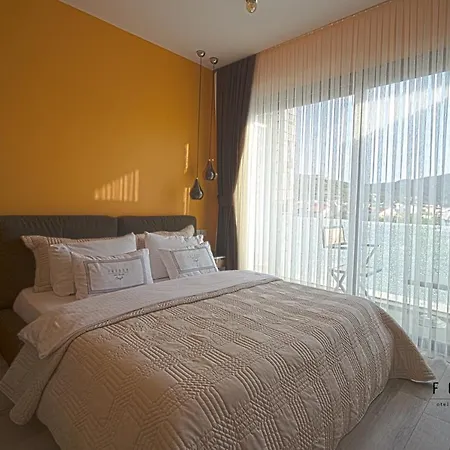 Ferush Boutique Hotel *