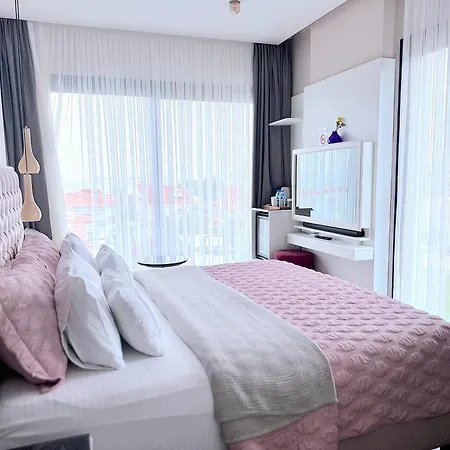 Ferush Boutique מלון אורלה