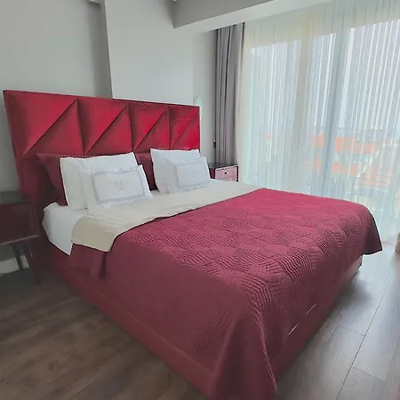 Ferush Boutique Hotel *