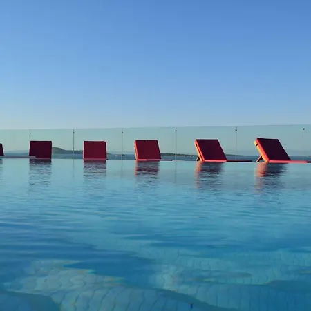 Ferush Boutique Hotel *