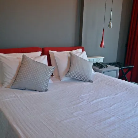 Ferush Boutique Hotel *