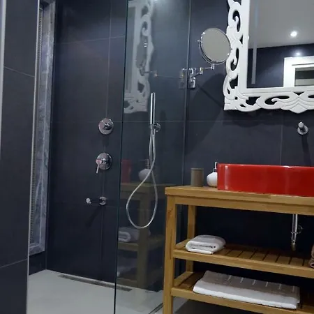 Ferush Boutique * אורלה