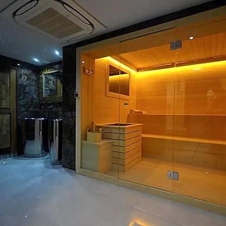 Ferush Boutique 乌尔拉