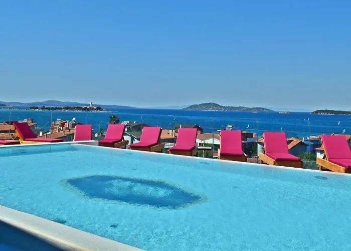 Ferush Boutique Otel *